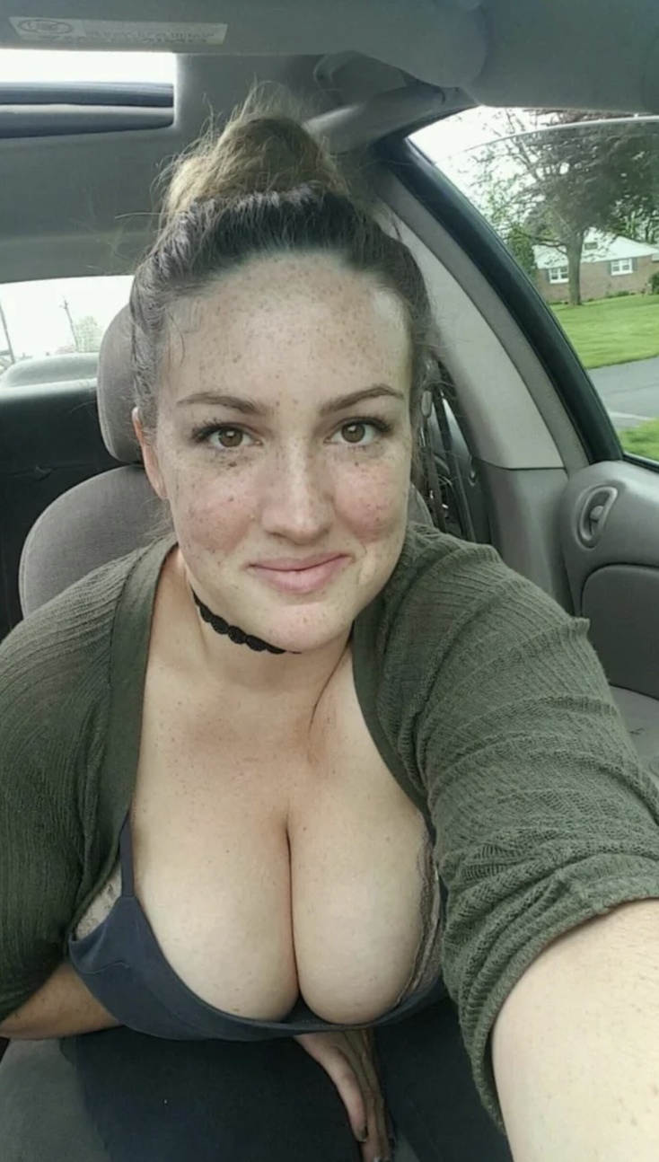 Une salope amateur aime dévorer de bonnes bites.